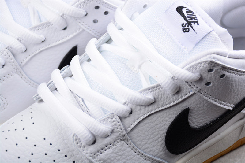 Tênis Nike SB Dunk Low Pro White Gum