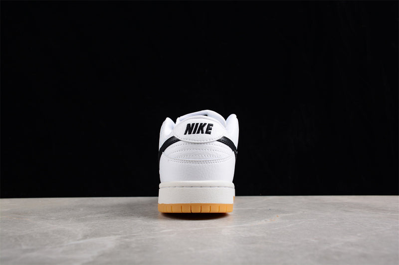 Tênis Nike SB Dunk Low Pro White Gum