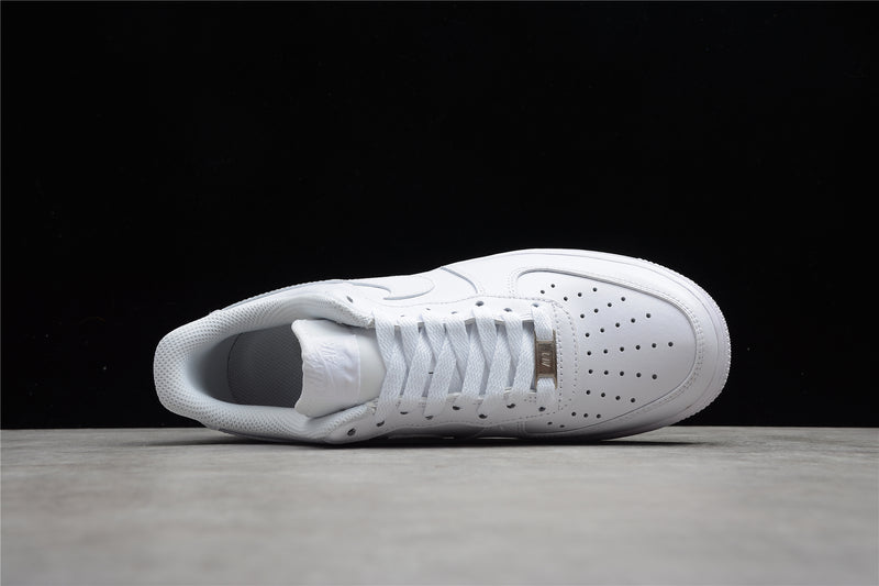 Tênis Nike Air Force 1 '07 Triple White