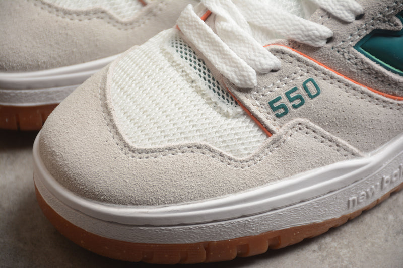Tênis New Balance NB550