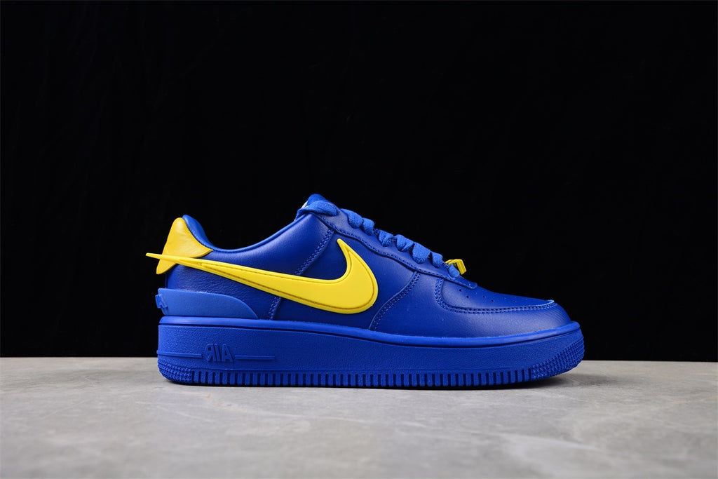 Nike air force hot sale 1 yellow blue