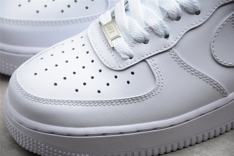 Tênis Nike Air Force 1 '07 Triple White